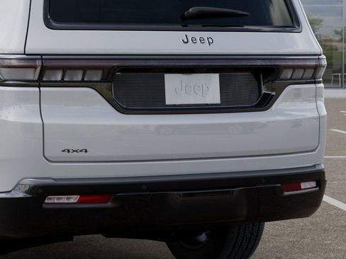 New 2026 Jeep Grand Wagoneer Limited AWD/4WD image 13