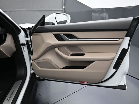 Certified 2025 Porsche Taycan image 29