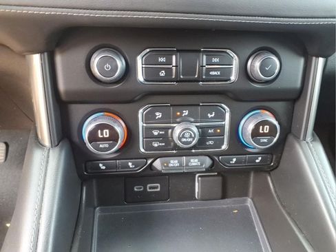Used 2021 Chevrolet Tahoe Z71 AWD/4WD image 25