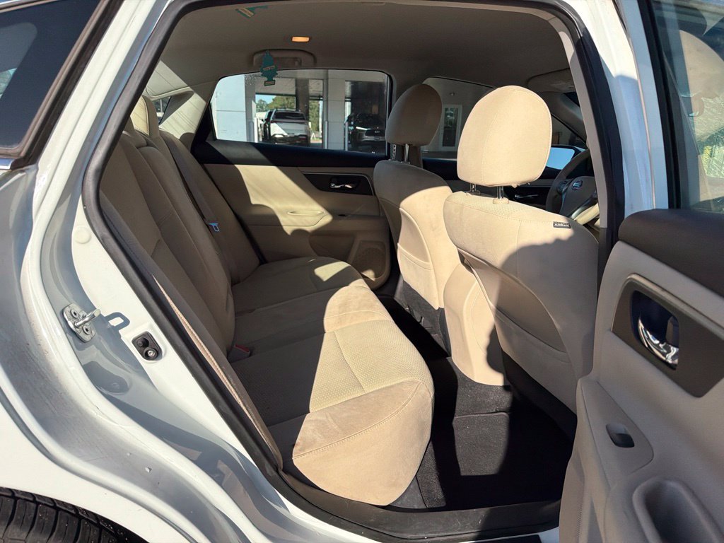 Used 2015 Nissan Altima 2.5 S w/ Sport Value Package FWD image 6