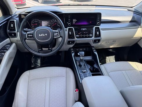 Used 2022 Kia Sorento S FWD image 6