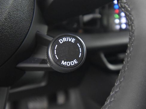 Certified 2024 Porsche Macan 4 Electric image 29