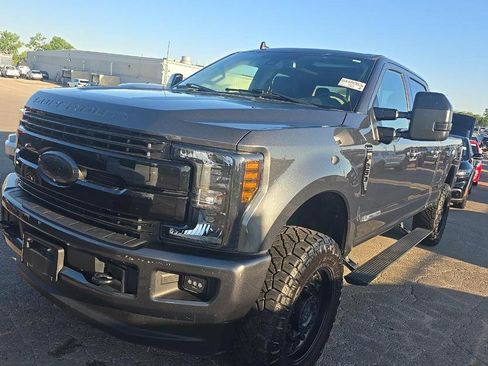 Used 2019 Ford F250 Lariat w/ Lariat Ultimate Package AWD/4WD image 3