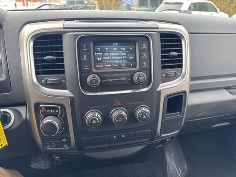 Used 2019 RAM 1500 Classic SLT image 17