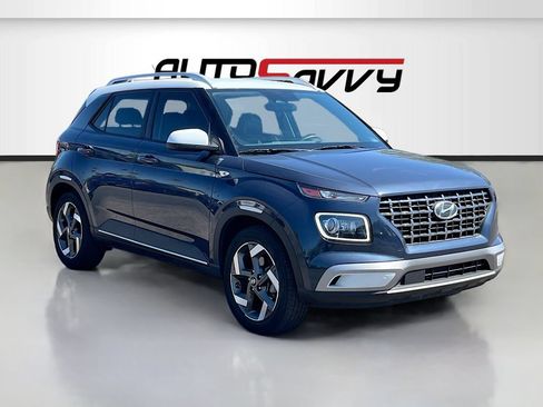 Used 2024 Hyundai Venue Limited FWD image 1