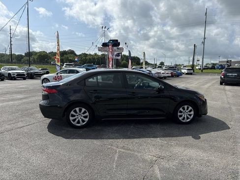 Used 2022 Toyota Corolla LE FWD image 14