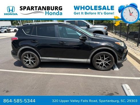 Used 2016 Toyota RAV4 SE FWD image 6