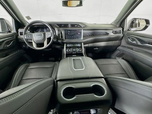 Used 2022 GMC Yukon Denali image 32