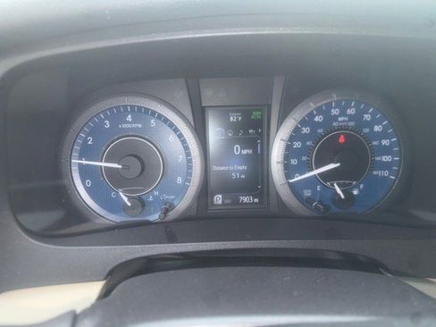 Used 2020 Toyota Sienna XLE w/ XLE Navigation Package image 19