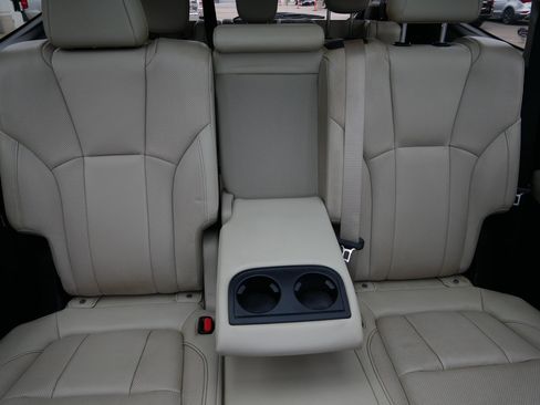 Used 2021 Subaru Ascent Limited w/ Technology Package AWD/4WD image 13