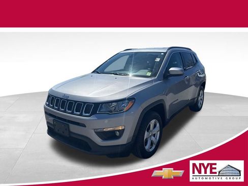 Used 2019 Jeep Compass Latitude AWD/4WD image 1