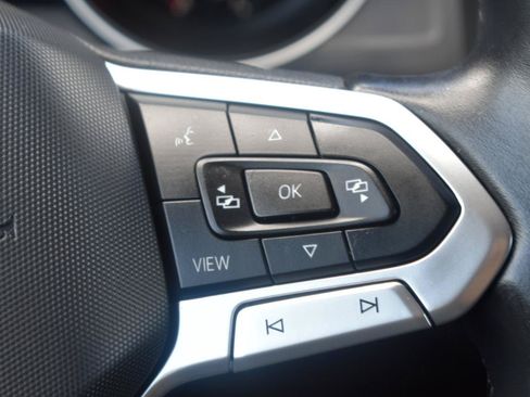 Used 2020 Volkswagen Atlas Cross Sport SE FWD image 16