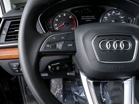 Used 2023 Audi Q5 2.0T Premium w/ Convenience Package image 9