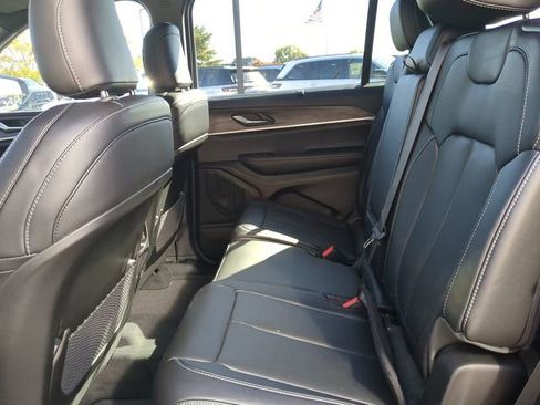 New 2025 Jeep Grand Cherokee L Limited w/ Luxury Tech Group II image 13