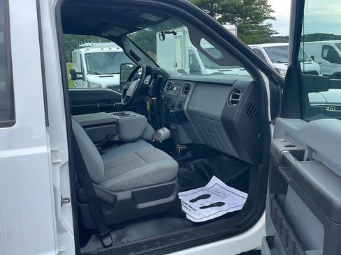 Used 2011 Ford F550 4x4 Crew Cab Super Duty w/ Payload Upgrade Pkg image 24