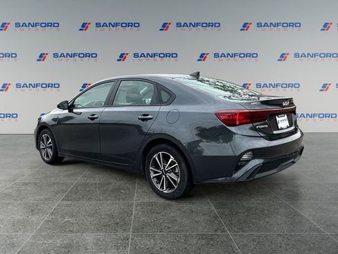 Used 2023 Kia Forte LXS FWD image 3