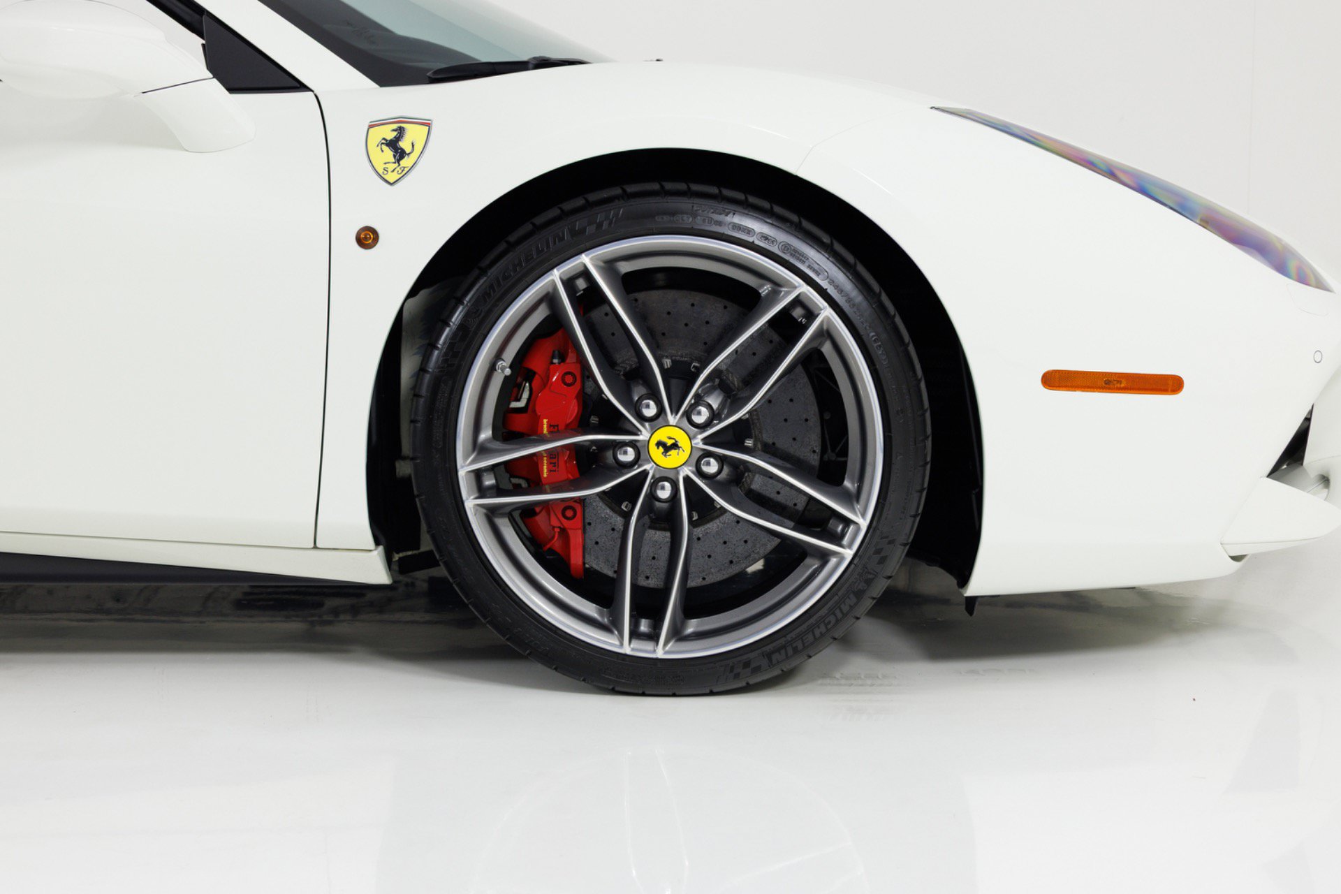 Used 2017 Ferrari 488 Spider RWD image 15