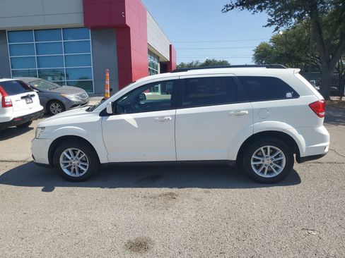 Used 2015 Dodge Journey SXT w/ Flexible Seating Group FWD image 2