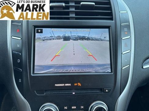 Used 2019 Lincoln MKC Reserve w/ MKC Technology Package FWD image 9