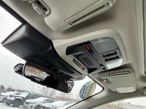 Certified 2025 Subaru Crosstrek 2.0i Premium image 31