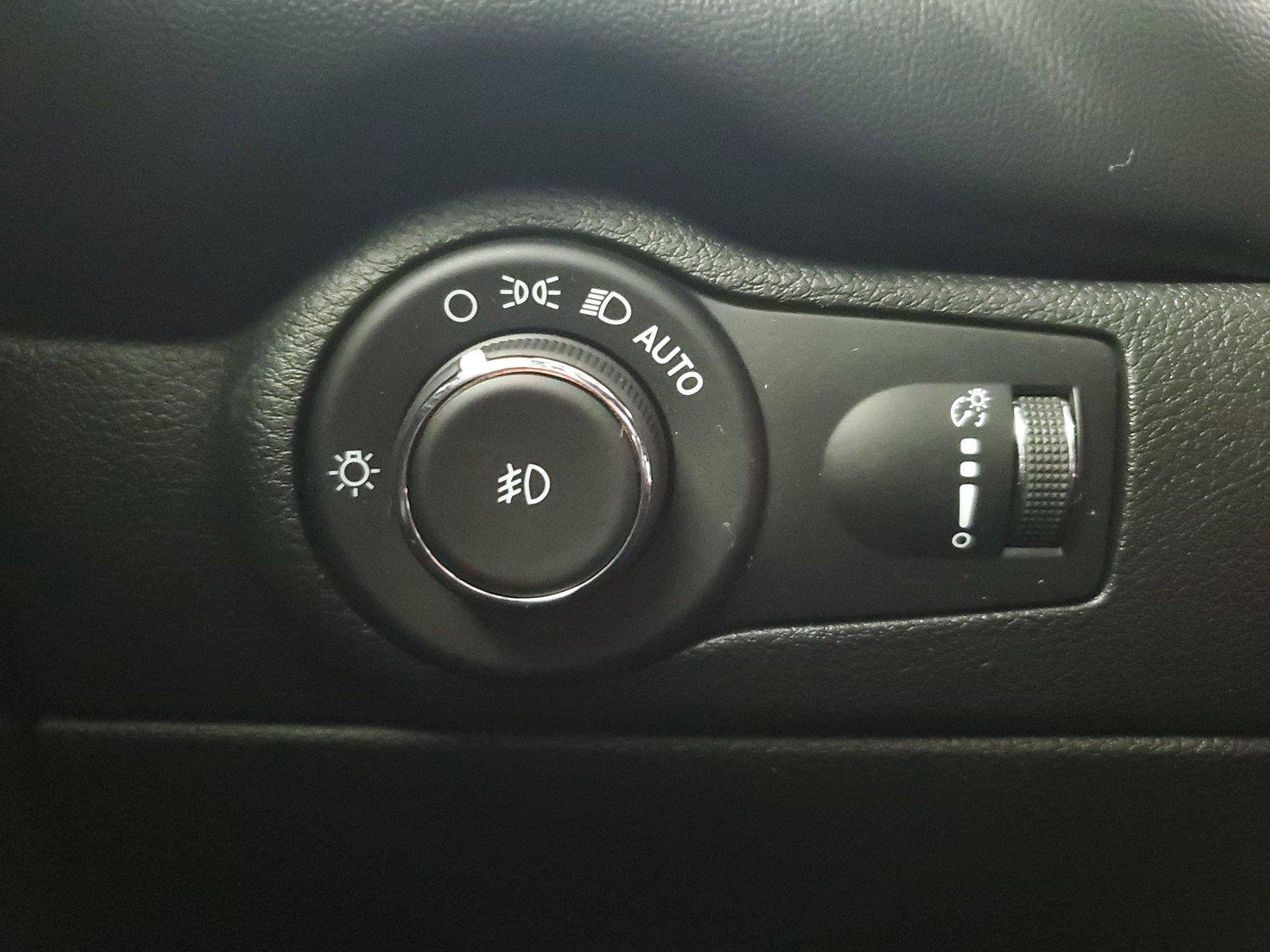 Used 2021 Dodge Durango R/T w/ Technology Group AWD/4WD image 35