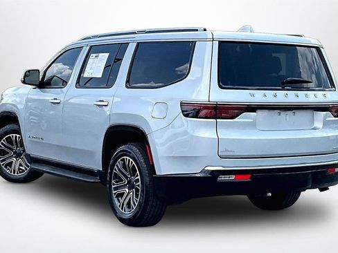 Used 2022 Jeep Wagoneer Series III RWD image 5