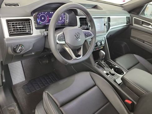 Used 2022 Volkswagen Atlas Cross Sport SE image 6