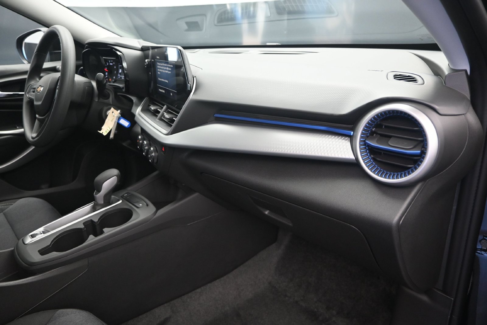 New 2026 Chevrolet Trax LS w/ LS Convenience Package FWD image 23