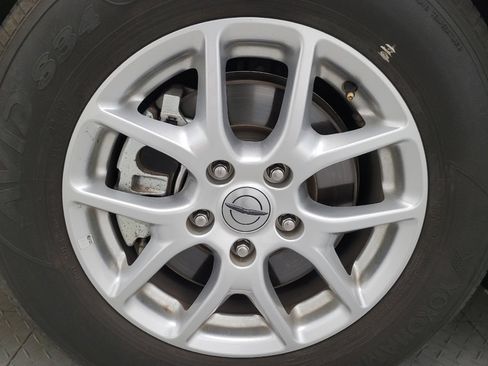 Used 2023 Chrysler Voyager LX FWD image 31