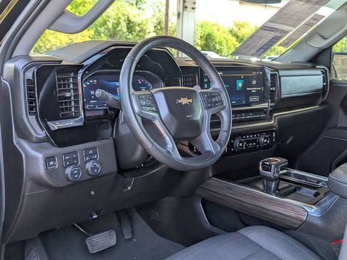 Certified 2025 Chevrolet Silverado 1500 LT AWD/4WD image 4