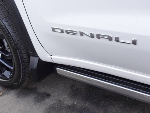 Used 2023 GMC Sierra 1500 Denali w/ Denali Reserve Package AWD/4WD image 14