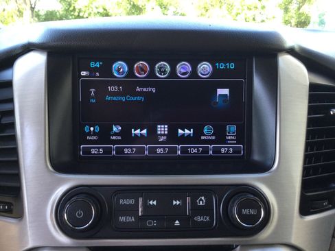 Used 2017 GMC Yukon XL SLT w/ Open Road Package AWD/4WD image 17