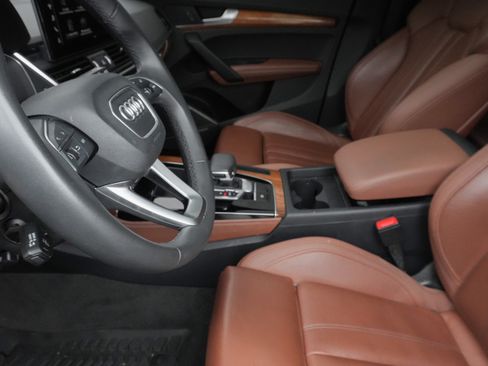 Used 2023 Audi Q5 2.0T Premium Plus w/ Premium Plus Package AWD/4WD image 9