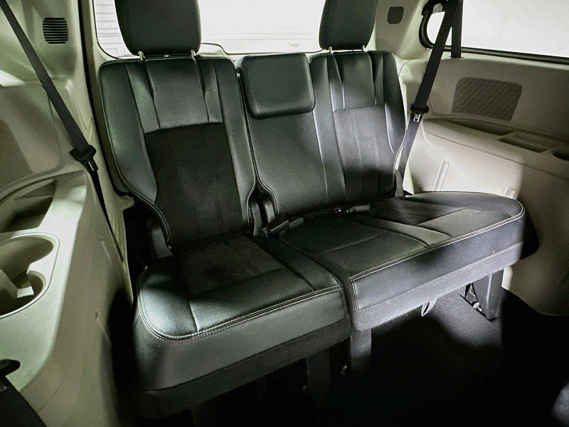 Used 2019 Dodge Grand Caravan SXT FWD image 25