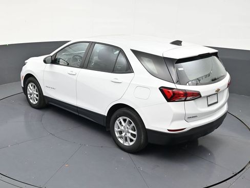Used 2022 Chevrolet Equinox LS FWD image 15