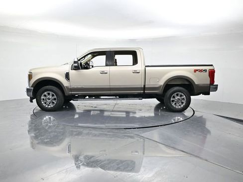 Used 2018 Ford F250 Lariat w/ Chrome Package image 7