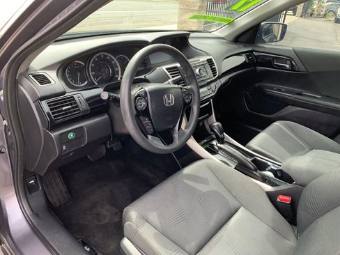 Used 2017 Honda Accord LX image 7