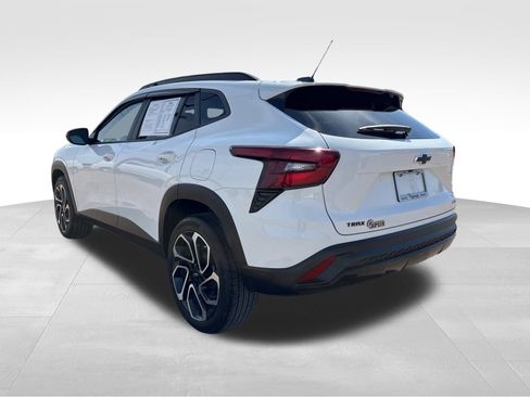 Certified 2024 Chevrolet Trax RS w/ Sunroof Package image 3