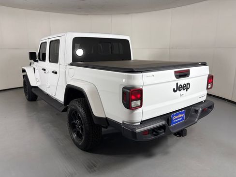 Used 2025 Jeep Gladiator Sport AWD/4WD image 6
