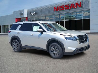 New 2025 Nissan Pathfinder SV