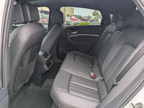 Used 2023 Audi e-tron Premium Plus w/ Premium Plus Package AWD/4WD image 13