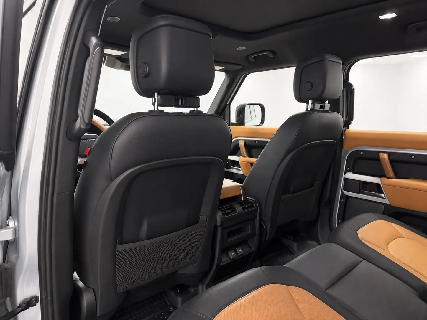 Used 2023 Land Rover Defender 110 X-Dynamic SE AWD/4WD image 14