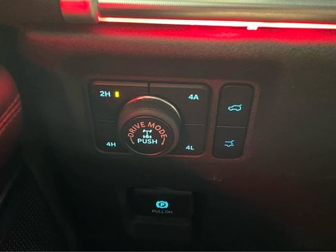 Used 2025 Ford Expedition Tremor image 24