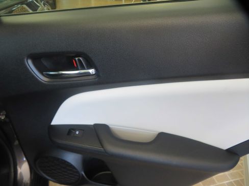 Used 2018 Toyota Prius Prime Premium FWD image 20