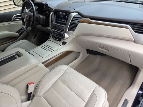 Used 2020 GMC Yukon XL Denali image 17