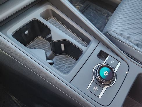 New 2026 Volkswagen Tiguan SE image 10