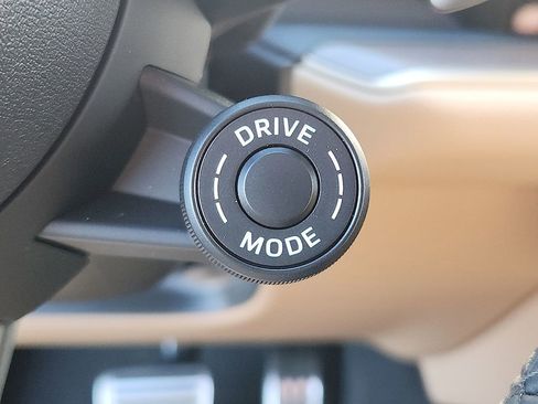 New 2026 Porsche Cayenne S image 19