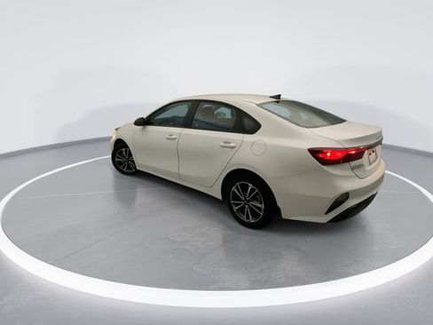 Used 2023 Kia Forte LXS FWD image 4