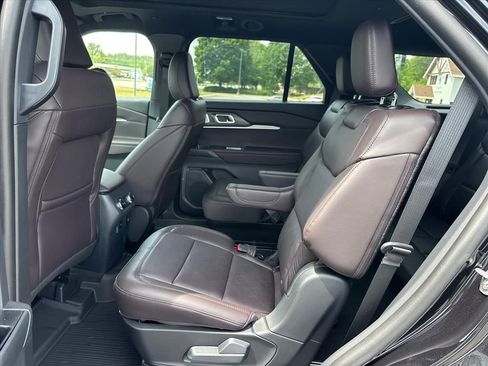 New 2026 Ford Explorer Platinum RWD image 17