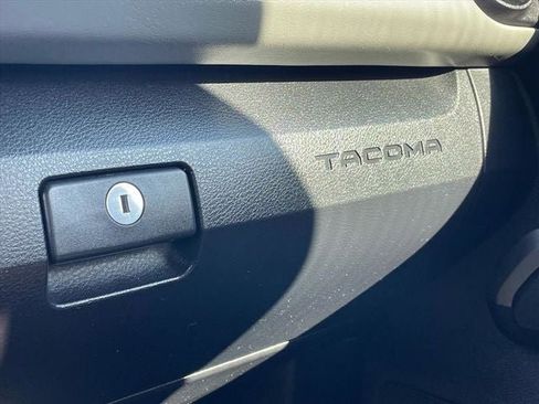 Used 2022 Toyota Tacoma SR5 image 22